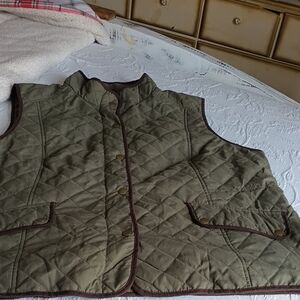 Bass Quilted Vest Size XXL. Olive Green